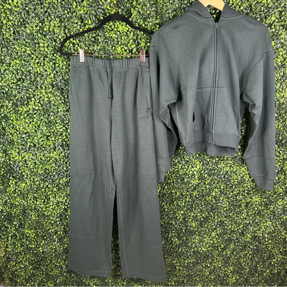 Nwt Skims Spruce zip up hoodie and straight leg fleece pants nwt set - Picture 8 of 17